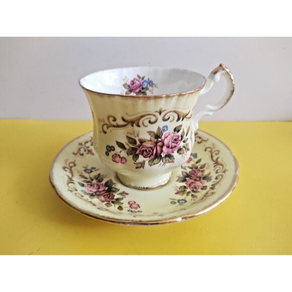 VINTAGE Paragon Bone China Cup & Saucer Set Antique Series Tapestry Rose 1950's - Picture 3 of 12
